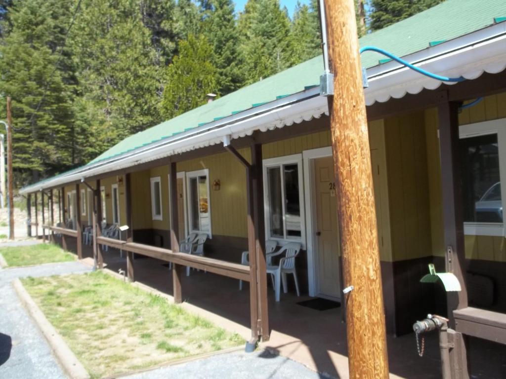 White Chief Mountain Lodge Fish Camp Zewnętrze zdjęcie
